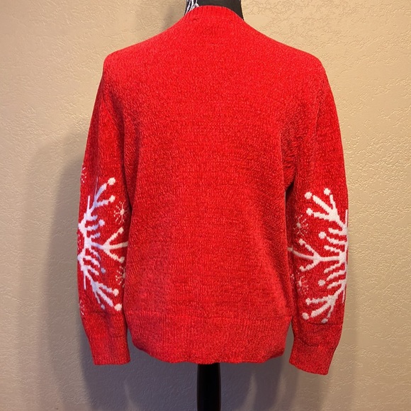 M BLACK RIVET RED & WHITE SWEATER WITH A SUBTLE SPARKLE IN THE THREAD - Picture 3 of 8